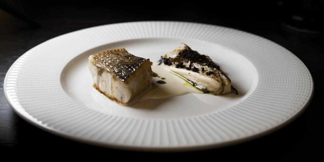 LUBINA AQUANARIA CON ESCAROLA A LA NAPOLITANA (Ciro Sieno)